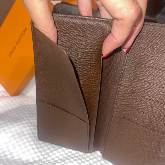 Louis Vuitton Damier Ebene Logo Print Wallet - Picture 3 of 15